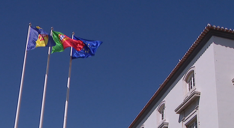 Imagem de Há quem defenda que hoje deveria ser o Dia da Constituição de Abril (vídeo)