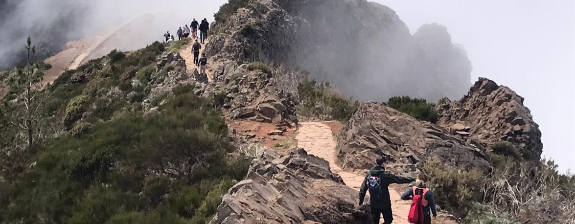 Imagem de Dia de correria à vereda que liga o Pico do Areeiro ao Pico Ruivo (vídeo)