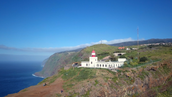 Farol da Ponta do Pargo é um dos mais visitados do país (vídeo)