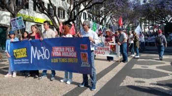Imagem de Centenas de pessoas na manifestação do 1.º de Maio no Funchal (áudio)