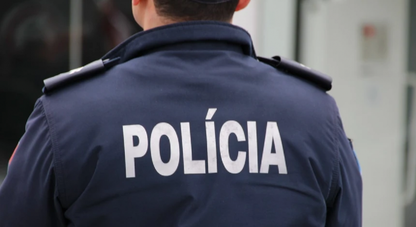 Dois chefes da polícia entre os 16 detidos