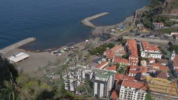 População da Ribeira Brava pede reabertura da frente mar da vila (vídeo)