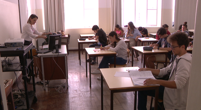 98% dos professores consideram que há demasiada burocracia na escola (áudio)