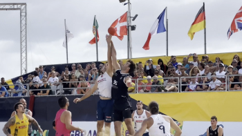 Torneio de andebol de praia no Porto Novo (vídeo)
