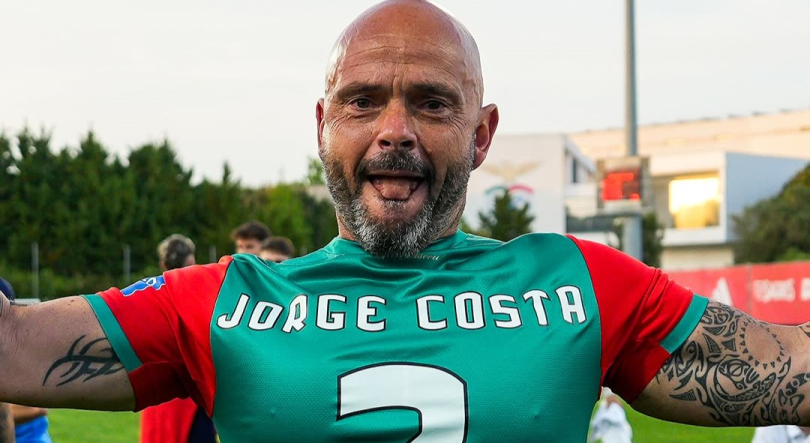 Marco Leite na porta de entrada do Marítimo Sub-23