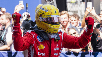 Hamilton regressa às vitórias na Fórmula 1 quase dois anos depois