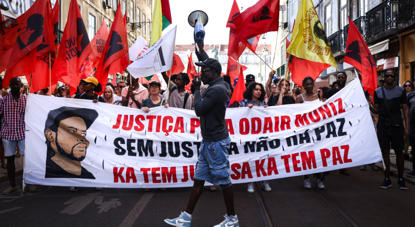 Centenas manifestaram-se contra sentença do polícia que matou Odair