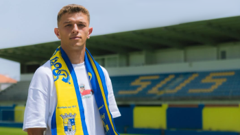 David Freitas assina pelo Sintrense
