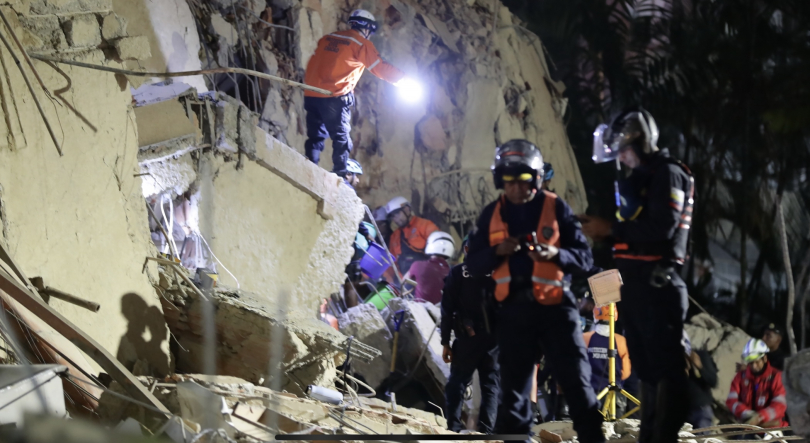 Pelo menos 164 mortos e 971 feridos após sismos