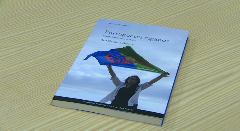 Livro aborda 500 anos de resistência dos ciganos (vídeo)