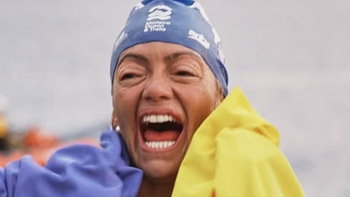 Mayra Santos completa travessia inédita Madeira – Porto Santo (vídeo)