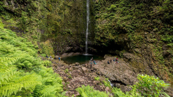 Turista irlandês fraturou uma perna após queda no Caldeirão Verde