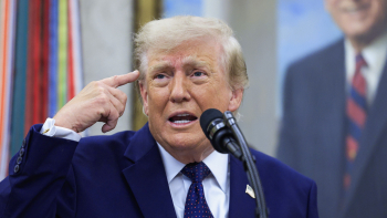 Trump confirma ter pedido à FIFA reavaliação de cartão vermelho