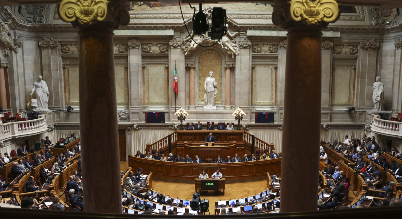 Assembleia da República celebra Constituição com exposição de arte contemporânea