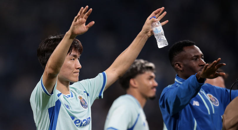 FC Porto bate Aston Villa em apresentação aos sócios no Dragão