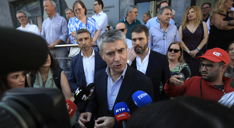 Carneiro critica Governo por estar a lucrar com o aumento do preço dos combustíveis