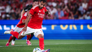 ‘Poker’ de Pavlidis permite ao Benfica virar eliminatória com St. Gallen