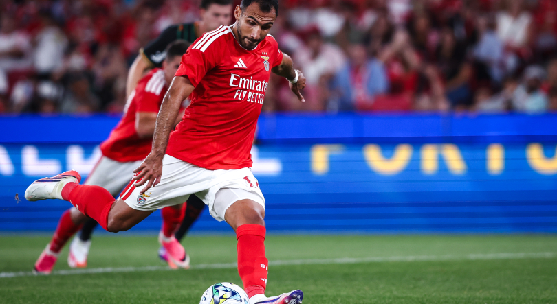 ‘Poker’ de Pavlidis permite ao Benfica virar eliminatória com St. Gallen
