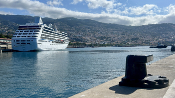 Nautica em escala no Porto do Funchal