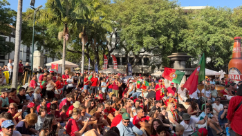 Adeptos juntam-se no Funchal para assistir ao jogo da seleção (vídeo)