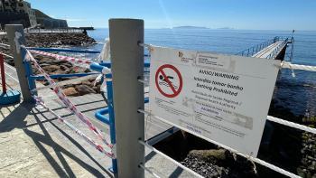Praia das Palmeiras interdita devido a contaminação microbiológica (vídeo)