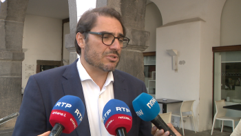 João Oliveira diz que a UE devia ajudar na reconstrução da Venezuela (vídeo)