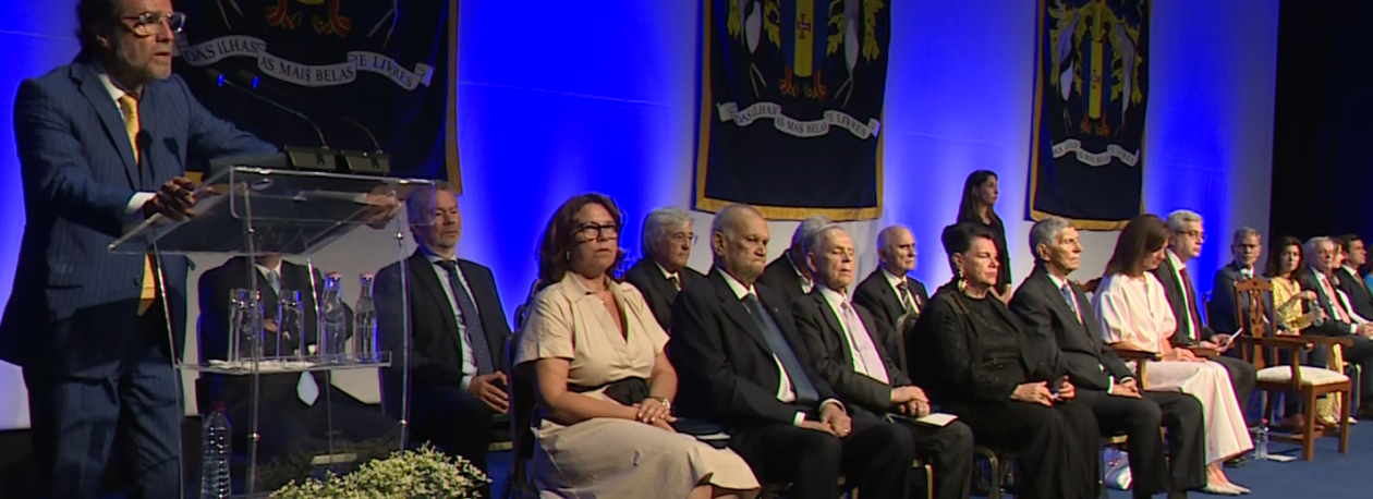 Governo Regional entregou insígnias autonómicas a 11 personalidades (áudio)