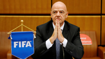 FIFA quer vender ações do Mundial e UEFA avisa que futebol “não está à venda”