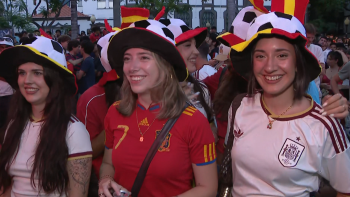 Adeptos fazem a festa no Largo da Restauração (vídeo)