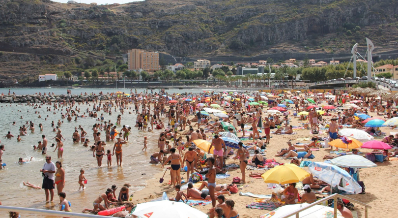 Praia de Machico reaberta