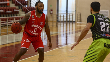 Ty Toney assina pelo CAB Madeira