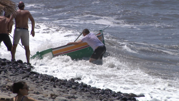 Mar agitado atrapalhou prova de canoas na Madalena do Mar (vídeo)