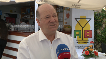 Associação de Barmen preocupada com a qualidade do serviço (vídeo)