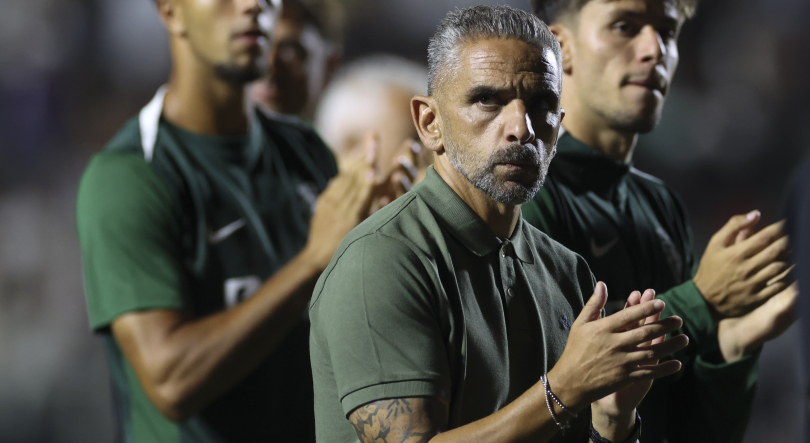 Sporting desperdiça vantagem de dois golos e empata na visita ao Estrela