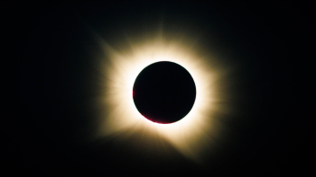 Milhares de pessoas rumaram a Bragança para o eclipse (vídeo)