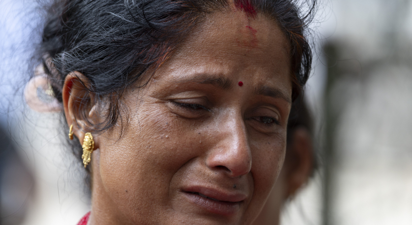 Número de mortos ascende a 160 no Nepal
