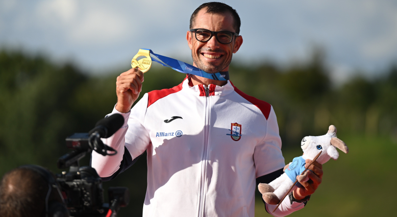 Fernando Pimenta conquista medalha de ouro em K1 1.000 metros