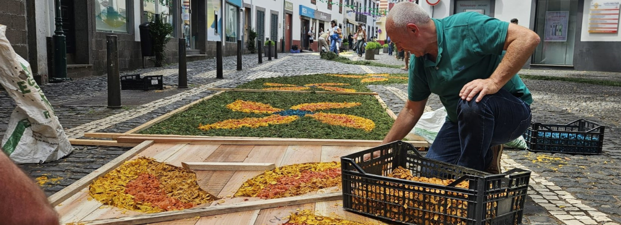 Faltam jovens e material para criação de tapetes florais (vídeo)