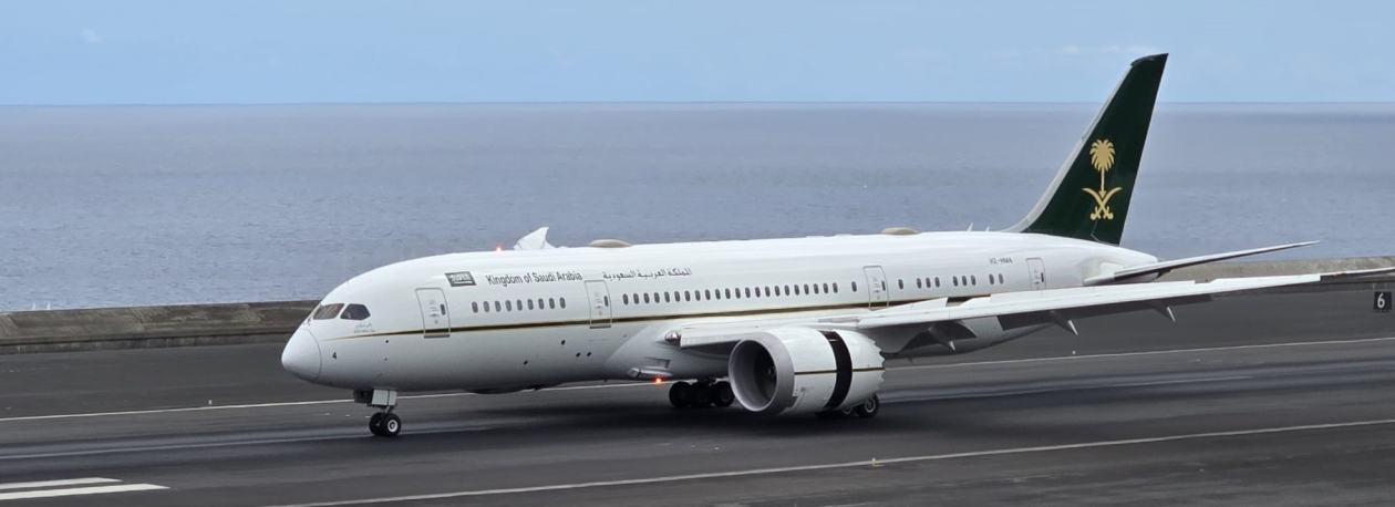 Avião do Reino da Arábia Saudita na Madeira (fotos)