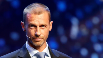 Líder da UEFA não concorre à presidência da FIFA mas pede demissão de Infantino