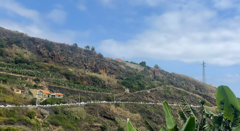 Túnel do Lugar de Baixo já está transitável