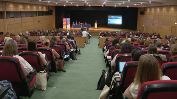 Digital nas escolas tem benefícios, mas exige atenção (vídeo)