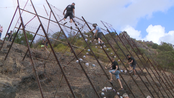 Dez ‘fachos’ iluminam encostas de Machico este sábado (vídeo)