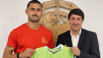 Marítimo contrata guarda-redes do Leicester