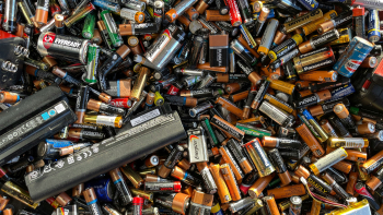 Campanha solidária recolhe duas toneladas de resíduos elétricos e pilhas (áudio)