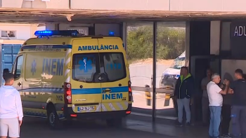 Mais de 30 pessoas levadas para o hospital por causa de intoxicação alimentar