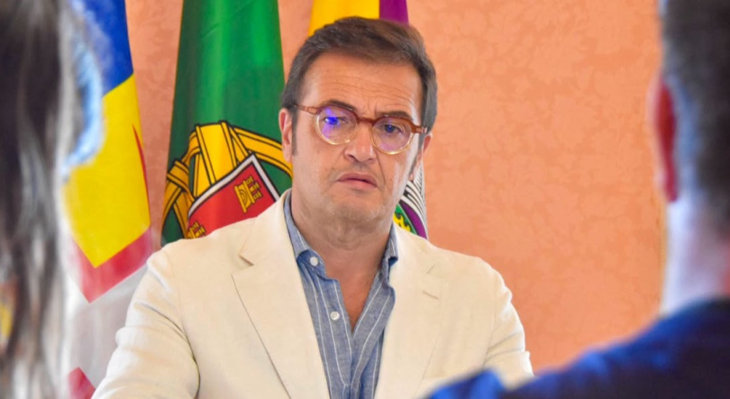 Carlos Rodrigues crítica MAI afirmando que seu discurso foi “confrangedor”