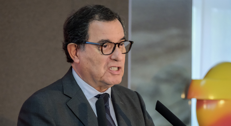 Ministro da Economia ansioso para prestar esclarecimentos no parlamento