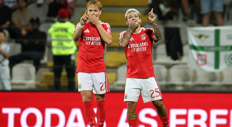Benfica conquista ante Moreirense 4.º triunfo e sobe ao 2.º lugar