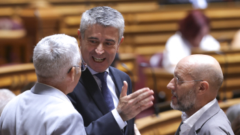 Carneiro acusa Governo de querer “liberalizar o desalojamento” 